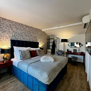 antik.praguehotelsweb.com/